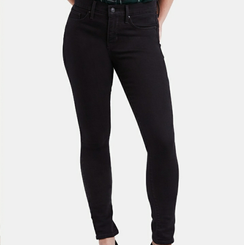 Black Levi's jeans NWT